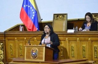 yahiris rivas obrera de Industrias Diana