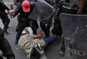 83169-en-ecuador-denuncian-represion-policial-contra-protestas-pacificas