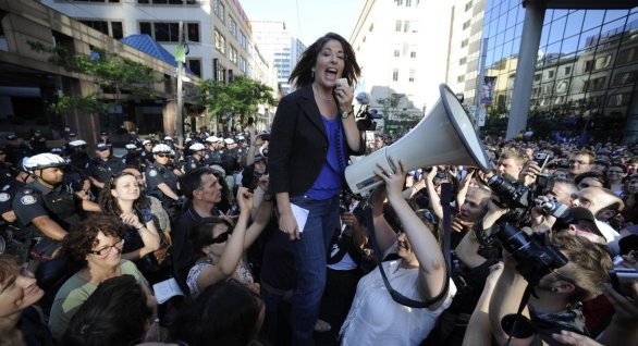 1-naomieklein-width_4256_height_2316_x_0_y_250