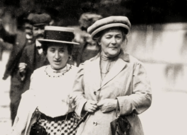 luxemburg_zetkin1--1024x739