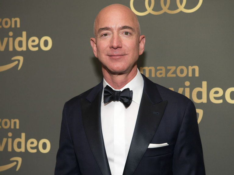 Jeff-Bezos-signo