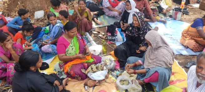 After-the-police-demolished-the-huts-and-tents-women-refused-to-leave-the-land-they-rolled-tuniki-leaves-into-beedis-or-cigarettes-20-June-2022.