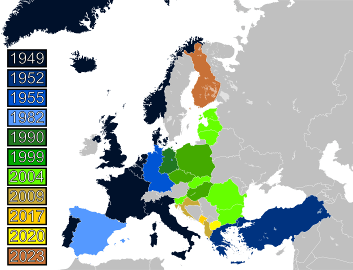 3-History_of_NATO_enlargement.svg_