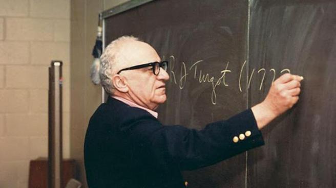 Murray-Rothbard-economista-historiador-y-teorico-politico