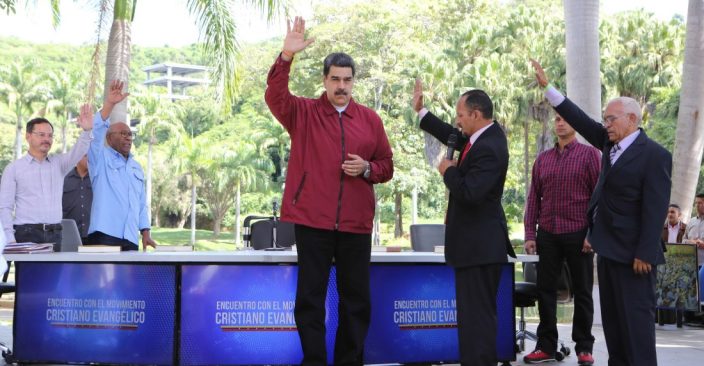 2-Maduro con evangelicos
