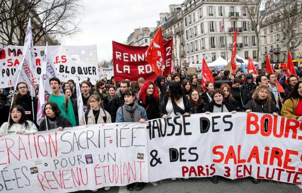 protestas-en-francia-reforma-de-pensiones.r_d.831-948