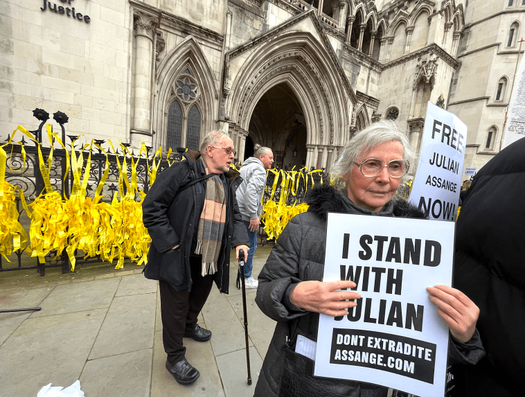 2-In-front-of-the-court