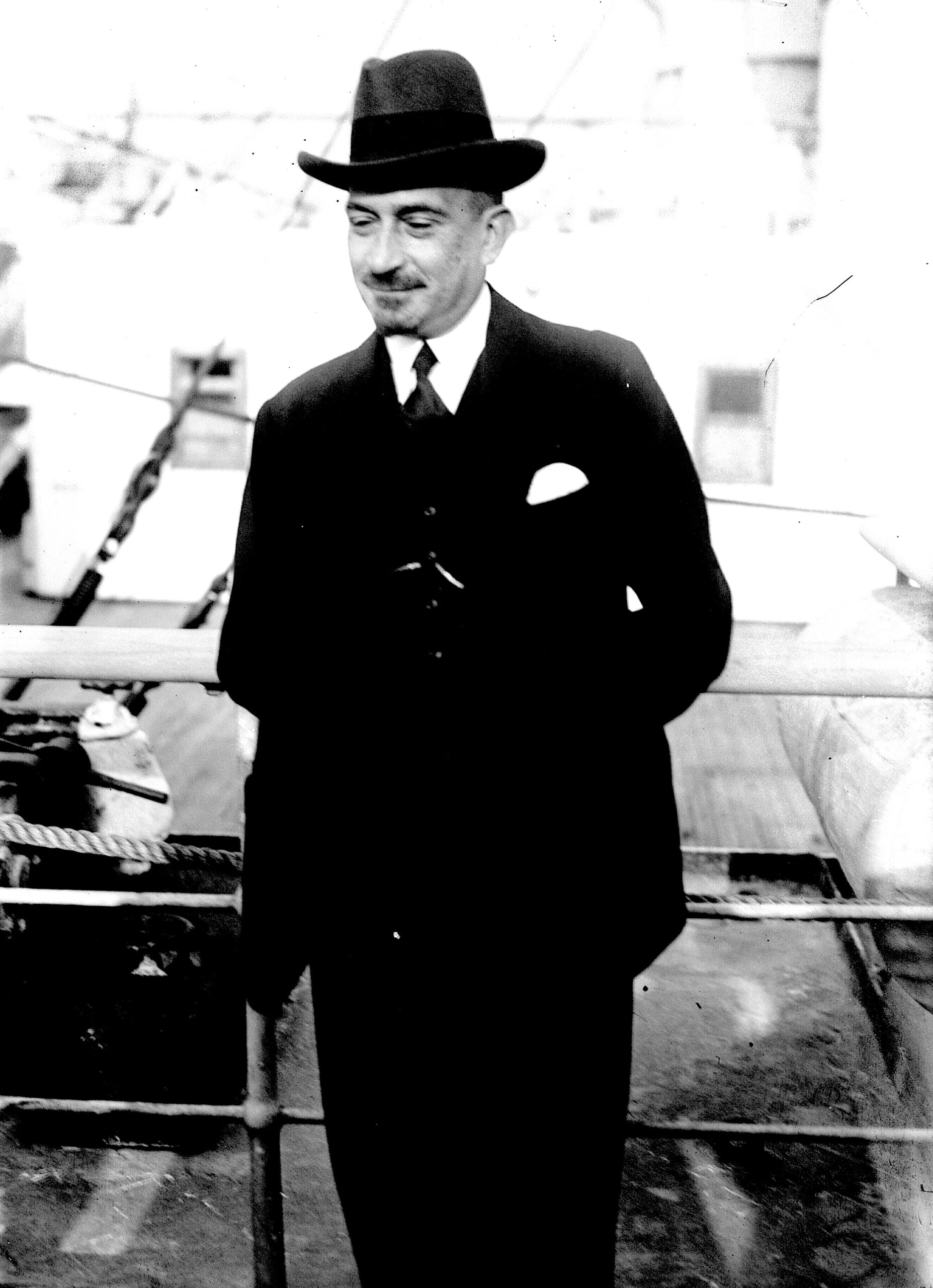 4-Dr._Chaim_Weizmann_LCCN2014716667_cropped-scaled