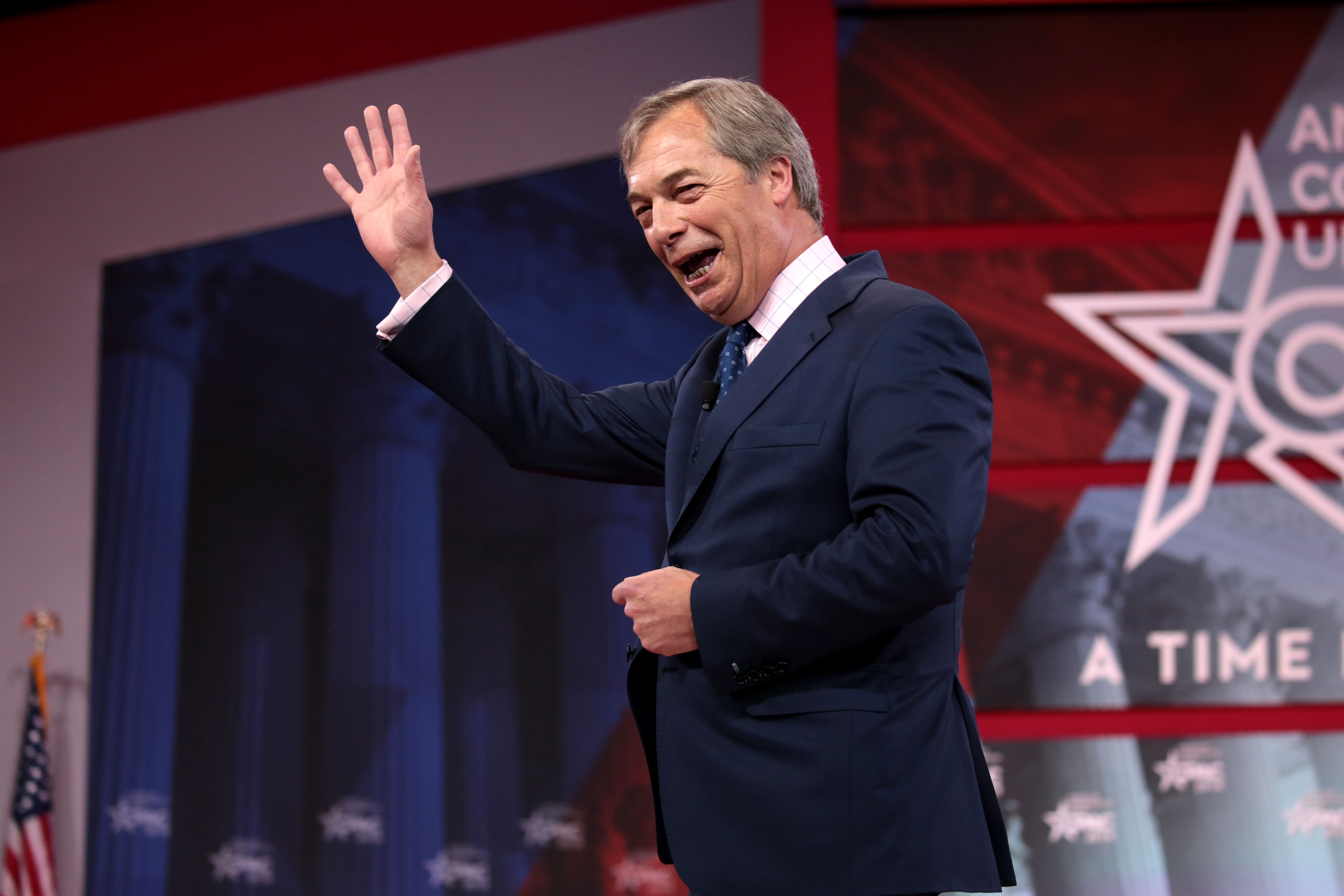 1-Nigel_Farage_39831293304