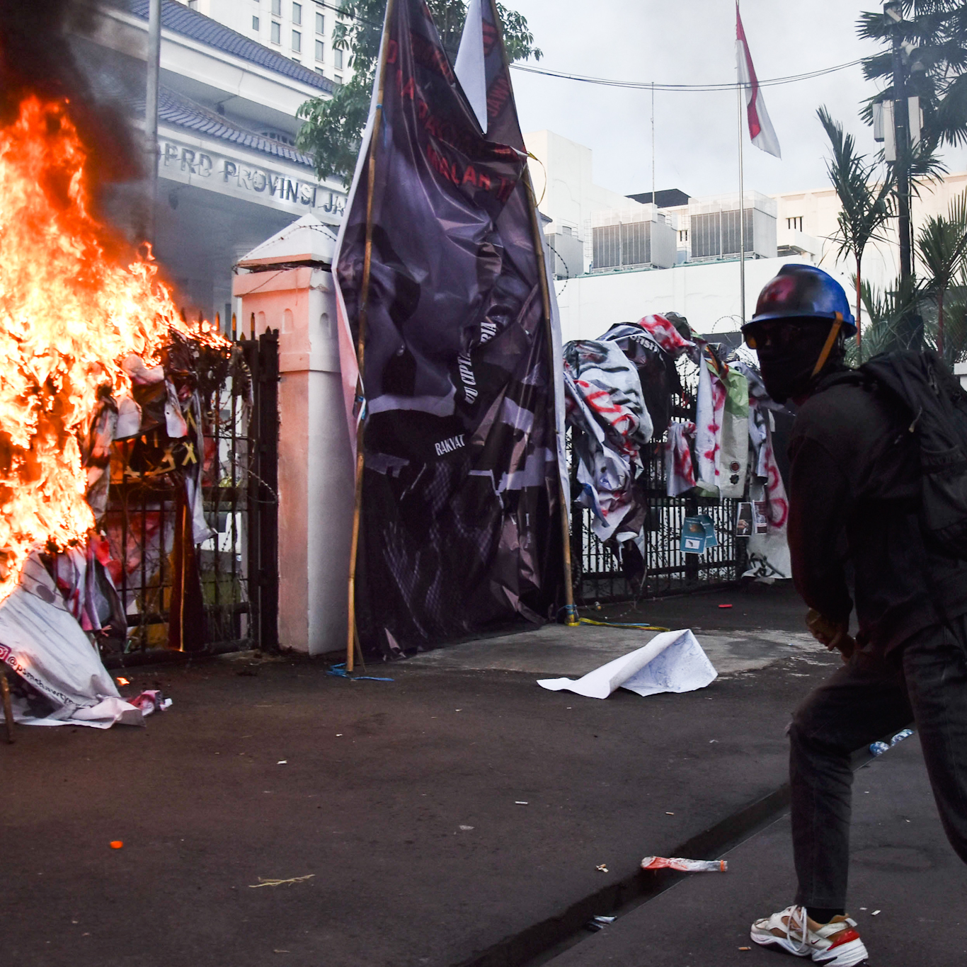 3-AP23100538032690_edited