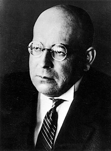 1-Bundesarchiv_Bild_183-R06610_Oswald_Spengler-368x500