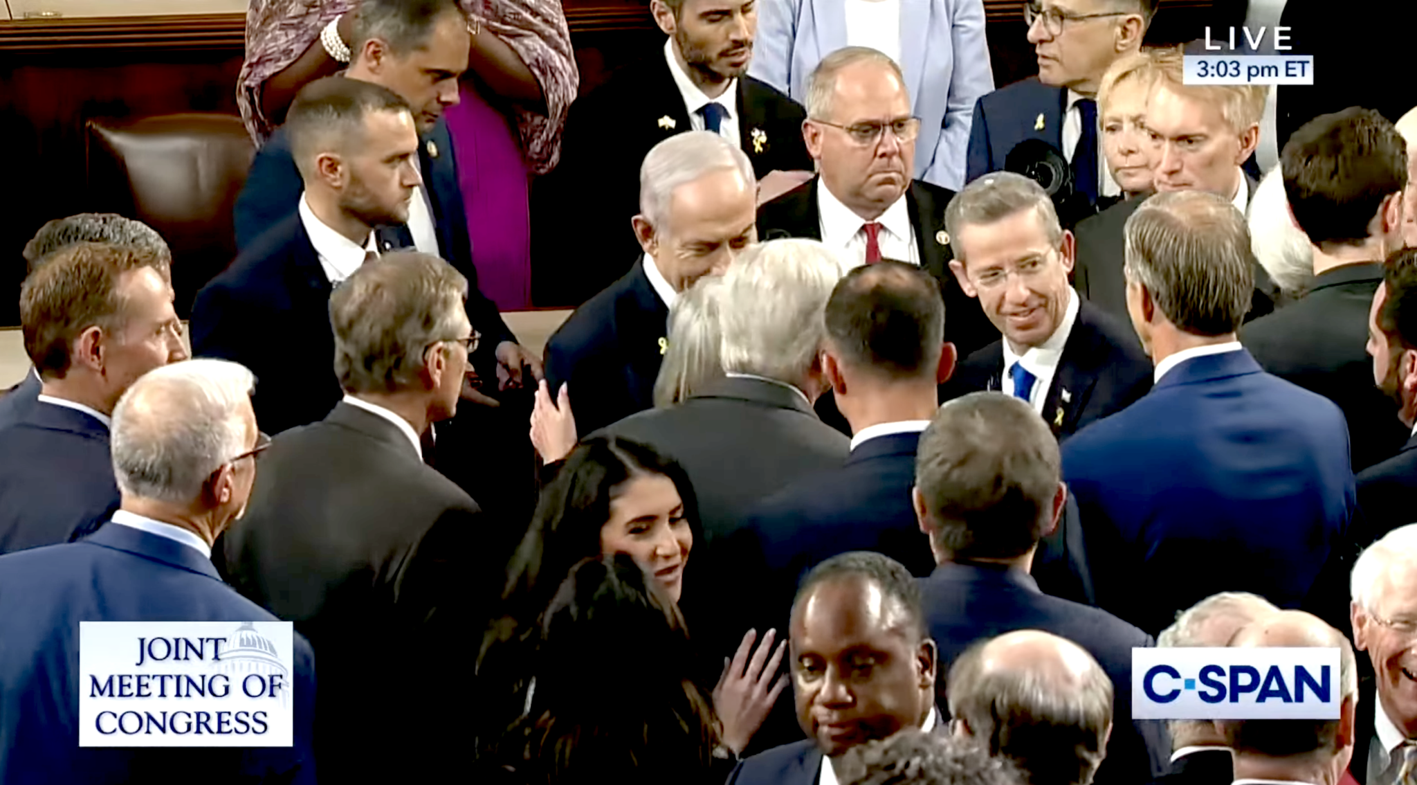 2-NetWorkdingCrowd-2048x1134