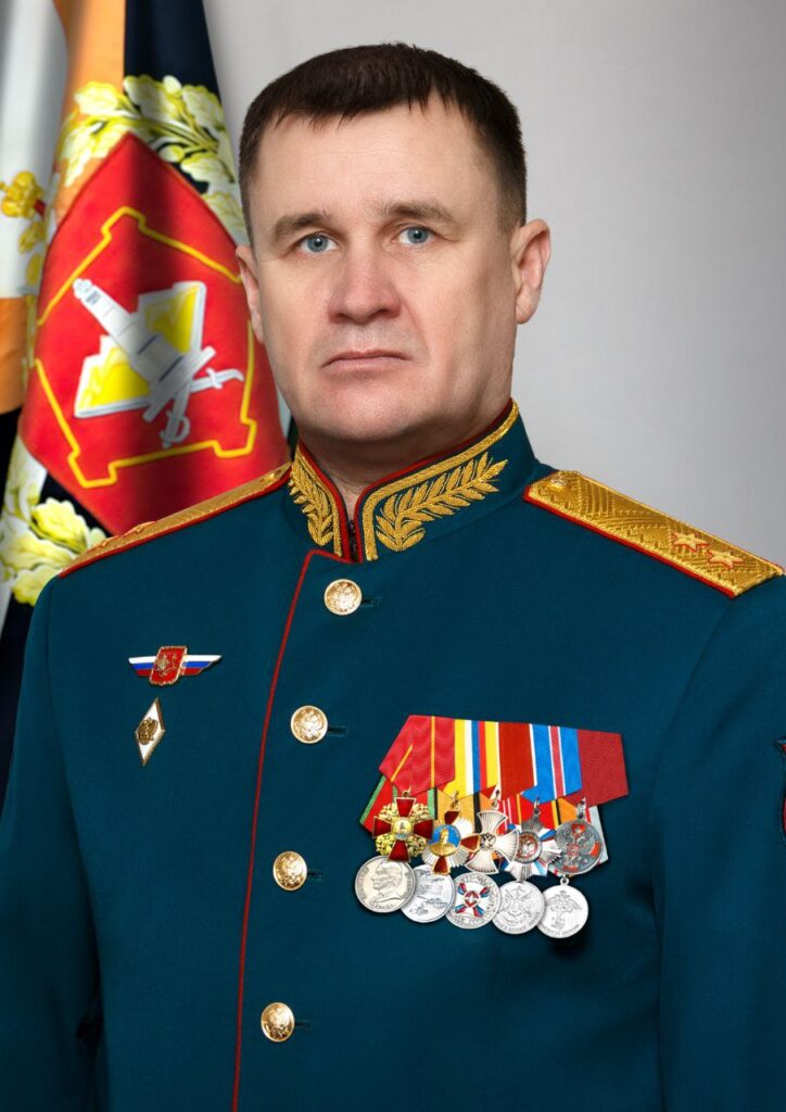 El condecorado general ruso Andrey Mordvichev, de 49 años, que se distinguió en el asalto a la ciudad portuaria de Mariupol (2022) y en la batalla de Avdiivka (2023-2024), dos momentos decisivos  en el conflicto de Ucrania, ha sido nombrado comandante en jefe de las Fuerzas Terrestres Rusas el 15 de mayo de 2025, en medio de las expectativas de una gran ofensiva rusa que se está preparando para el verano.  